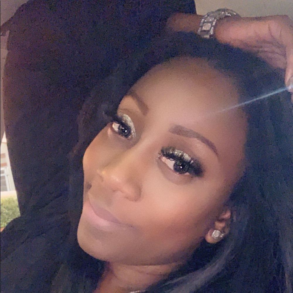 Meet your Posher, Shawna